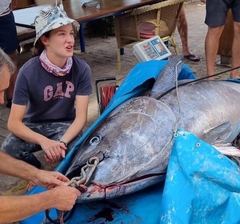 Porodica u Crnoj Gori upecala tunu tešku 266 kilograma
