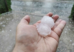 NEVRIJEME U HRVATSKOJ Padao led veličine i do 5 centimetara