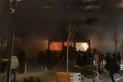 Užas na proslavi Nove godine: Velika eksplozija u švajcarskom zimovalištu, ima mrtvih (VIDEO)