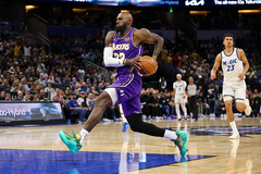 LeBron James srušio NBA rekord po broju odigranih utakmica u desetoj uzastopnoj pobjedi Lakersa