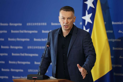 Nenad Nešić u istom danu smijenjen i vraćen u fotelju