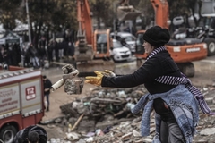 U Tursku stiže pomoć iz brojnih država nakon razornog zemljotresa