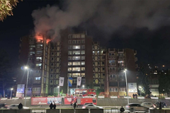 Požar u Tuzli: Gori Dom penzionera (VIDEO)