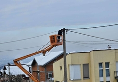 Iako smo u 21. vijeku: Kako je moguće da u selima u Srpskoj nestaje struja pri svakom jačem snijegu?