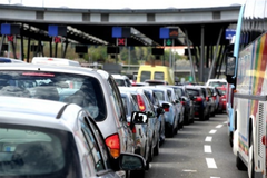 Sjetio se kako da izbjegne gužvu na granici i uđe u BiH: “Napravi se da si umrla” (VIDEO)