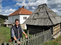 Luka sa Zlatibora pokazao kako je FARBAO JAJA za Vaskrs