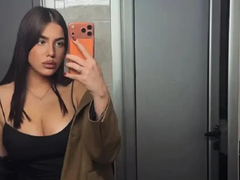 Kćerka Zdravka Čolića ponovo zapalila mreže