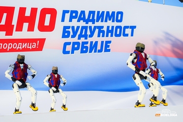 Na skupu u Beogradu humanoidni roboti igrali "moravac" (FOTO)
