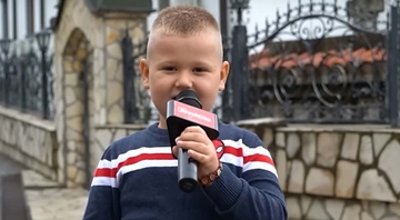 Obožava Baju Malog Knindžu: Upoznajte dječaka Konstantina koji je postao hit na društvenim mrežama
