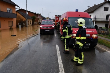 Na terenu sve raspoložive vatrogasne snage: Nevrijeme poharalo Novu Gradišku 