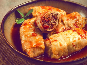 Da li se meso dinsta prije motanja sarme? Evo šta kaže tradicionalni recept