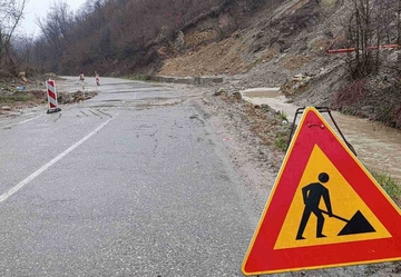 Uspostavljena prohodnost puta kroz Tobut – oprezna vožnja