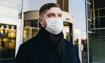 Vrhovni sud Slovenije: Kazne zbog nenošenja maske neosnovane