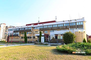 Stručni saradnik u PU Bijeljina osumnjičena da je nezakonito uvećavala plate mužu, djeveru i koleginicama