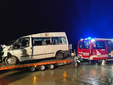TEŽAK UDES U AUSTRIJI Prevrnuo se minibus, povrijeđeno osam osoba iz Srbije i Slovenije (FOTO)