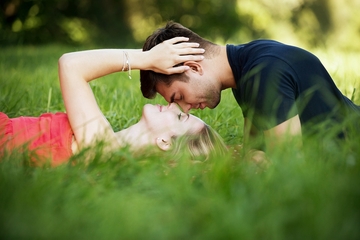LJUBAV IH PRONAŠLA Bili komšije 40 godina, a upoznali se preko aplikacije i sada planiraju zajednički život