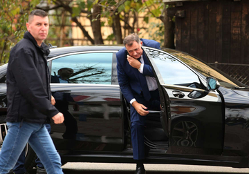 Dodik nabavlja automobil od 316.000 KM, evo šta vozilo mora imati
