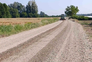 Radovi u toku: Pošljunčavanje puteva na sjevernom dijelu Bijeljine
