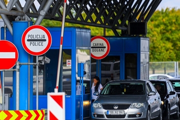 Vozači satima ZAGLAVLJENI U KOLONAMA: Velike gužve na više graničnih prelaza na izlazu iz BiH
