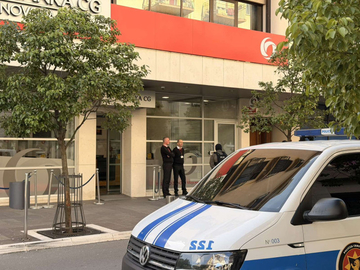 Policija opkolila zgradu u kojoj živi brat Mila Đukanovića