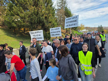 Veliki protest u Tuzli: „Nema ćutanja. Nema opravdanja“