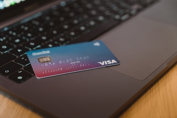Više od 2.000 kartica građana BiH završilo na Darkwebu: Prevaranti kradu podatke preko lažnih sajtova