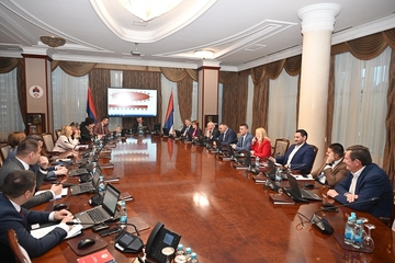 Ovo su nove uvećane plate predsjednika Vlade i ministara (FOTO)