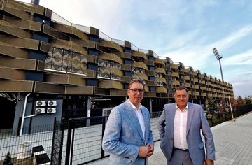 Dodik i Vučić obišli novoizgrađeni stadion u Leskovcu