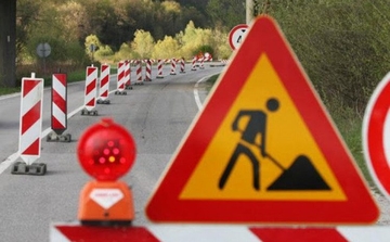 AMS upozorava: Zatvaranja i zastoji zbog radova i klizišta na više putnih pravaca