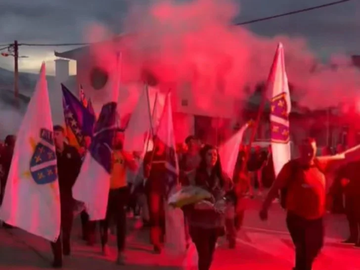 Ratne zastave i skandiranje u Bosanskom Petrovcu: Srpski povratnici ponovo izloženi provokacijama