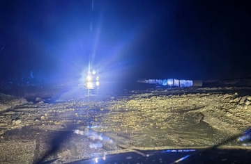 Odron zaustavio saobraćaj na putu Ugljevik - Lopare, policija na terenu