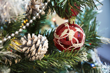 Simobolika NOVOGODIŠNJIH BOJA: Evo koji motiv se krije iza zlatne