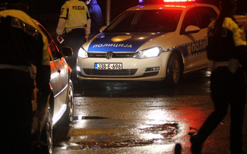 BANJALUČANIN UDARIO PJEŠAKA Pobjegao sa mjesta nesreće pa zapalio auto