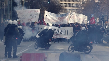 Žestoki neredi u Atini, policija hitno reagovala