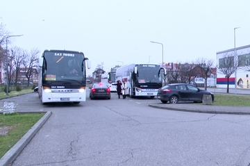 Bijeljinci u tri autobusa otišli u Beograd da daju krv sugrađanki: “Ponosni smo na naš grad” (FOTO)