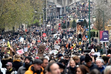 Stotine ljudi na ulicama Brisela zbog korona mjera
