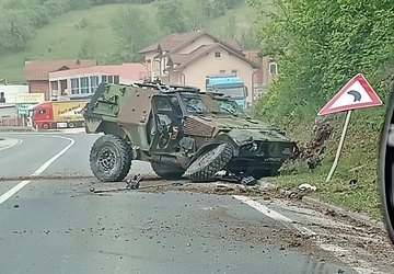 Udes kod Srebrenika: Povrijeđen vojnik i uništeno vozilo EUFOR-a (FOTO)