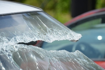 Dvoje povrijeđeno u teškoj nezgodi kod Tuzle