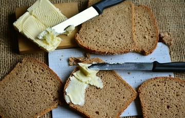 Recept za domaći puter od samo jednog sastojka (VIDEO)