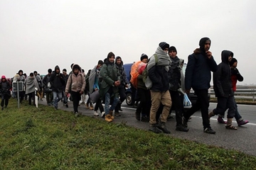 Jedna grupa migranta opljačkala drugu
