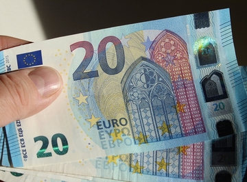 Do aprila na bankomatima u Hrvatskoj samo novčanice od 10 i 20 evra