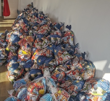 Bijeljina: Omladina Crvenog krsta i gimnazijalci prikupili više od 1.000 paketića