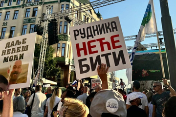 Protest ispred Vlade Srbije, blokiran saobraćaj