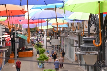 Bijeljina: Dodatno uređenje "Ulice kišobrana" (FOTO)