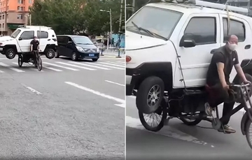 Kinez prevozio auto na biciklu