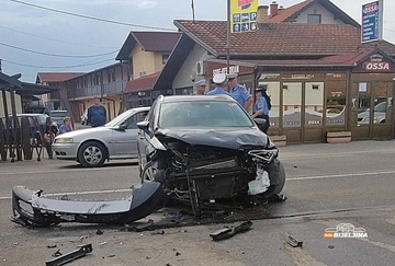 Udes kod Bijeljine: Hitna odvezla motociklistu bez svijesti (FOTO)