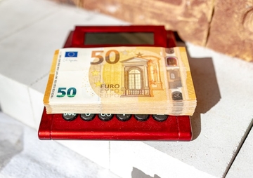 Čak i 2028. minimalac u Srbiji biće manji od današnjih plata u Hrvatskoj i Sloveniji
