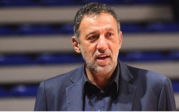 Vlade Divac doživio saobraćajnu nezgodu: Transportovan u bolnicu u Crnoj Gori