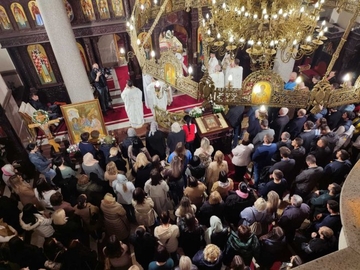 Ponoćne vaskršnje liturgije u hramovima širom Srpske
