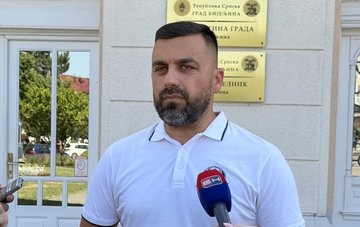 Protestno šutiranje ispred Gradske uprave Bijeljina: KK “Fenix Basket” poslao jasnu poruku